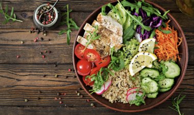 Que manger après 50 ans pour prévenir les blessures musculaires?